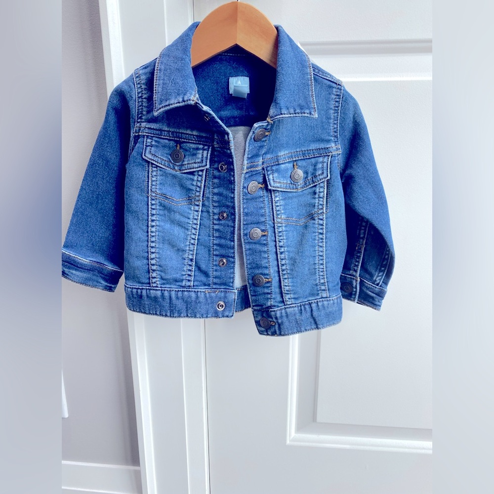 Gap dark blue jean/ Denim jacket. Never worn. Size:18-24 months